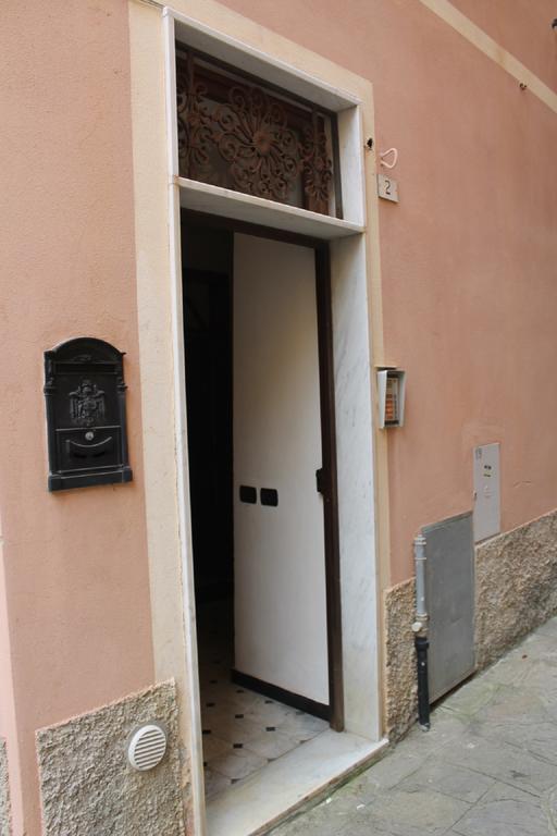Hotel A Due Passi Dal Mare Moneglia Exterior foto